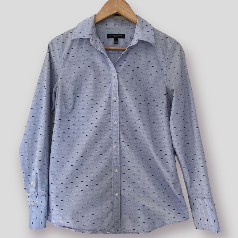 Banana Republic Riley-Taylored fit baby blue dot button down